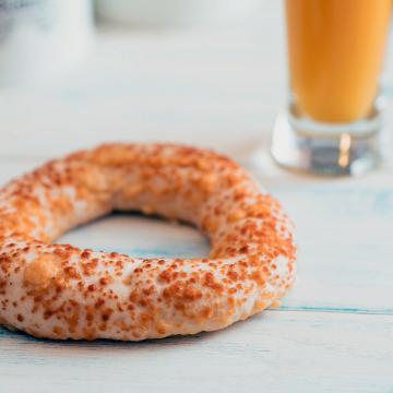 Gluten free Round Cheese Bagel, Baked Frozen