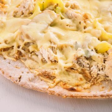 Gluten Free Pizza with Chicken, Cream cheese & Yellow cheese, Frozen